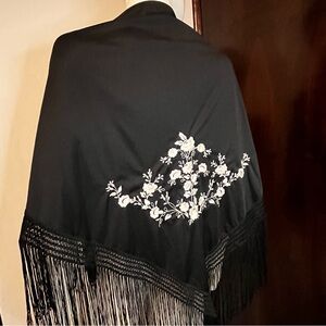 Embroidered Spanish Flamenco Shawl Black And White Floral Fringe Triangular